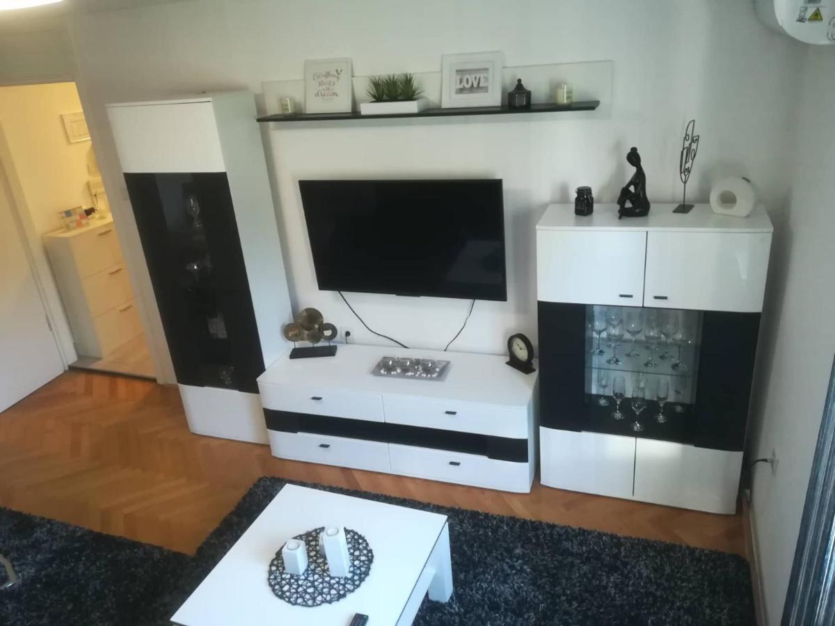 Apartment D&d*** *